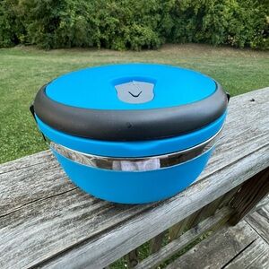 1 layer portable insulated lunchbox.